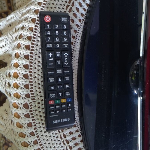 Samsung 26" TV used with remote control