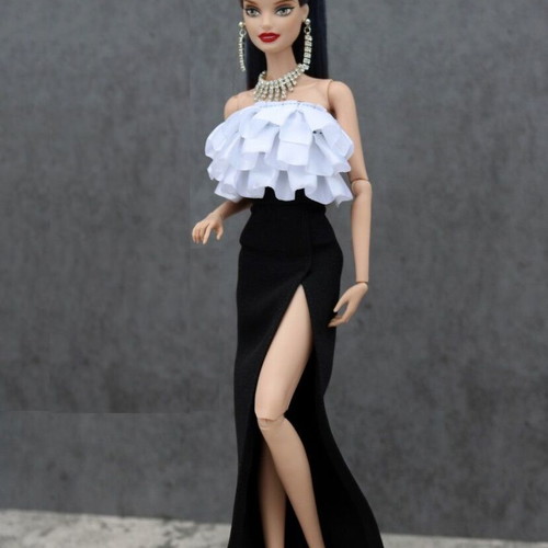 Collectible Fabulous doll dress new, size 29cm