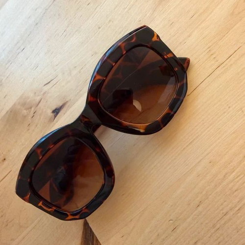 Tortoise sunglasses used with brown tinted lenses