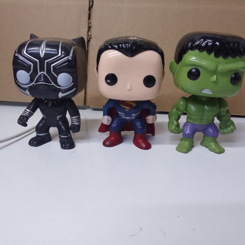 Set of 3 superhero figures, unbranded