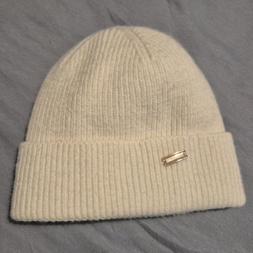 White hat like new with fur interior