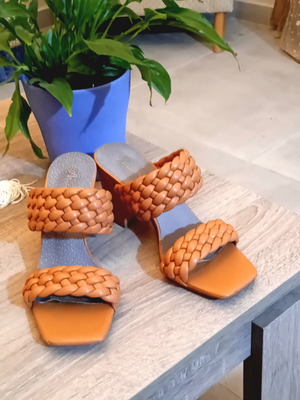 Envie Shoes knitted mules like new, size 36, brown
