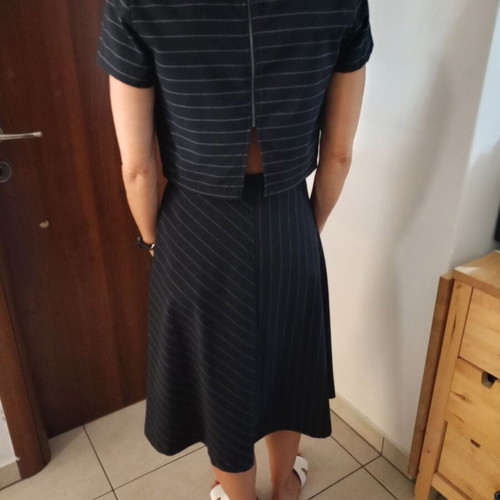 Pull & Bear summer skirt and crop top set, like new, dark blue striped