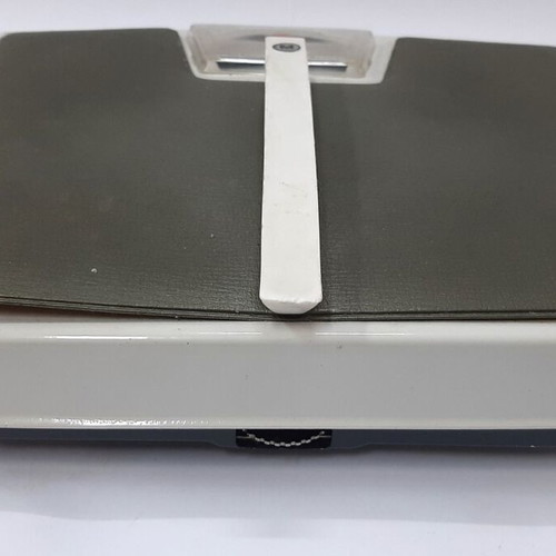 Vintage mechanical scale used, 125 kg capacity, large platform, analog display