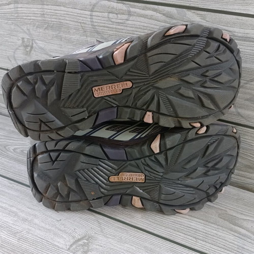 Merrell Waterproof Contragrip kids' sneakers size 33