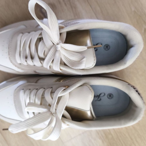 Jomix Shoes Athletic Sneakers like new, white and gold, size 38