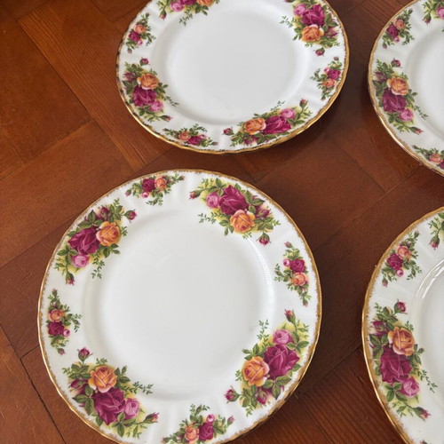 Royal Albert Old Country Roses salad plates in excellent vintage condition, set of 6