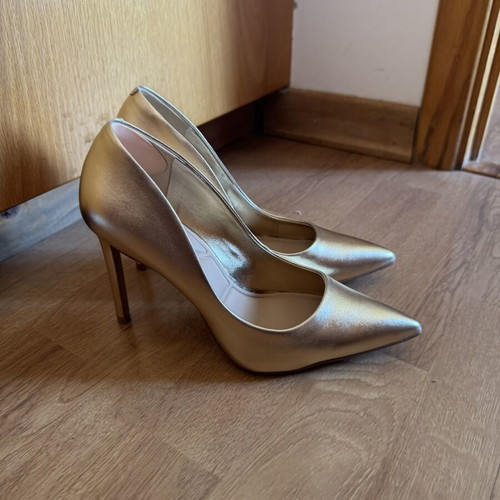 Aldo heels size 37 gold like new