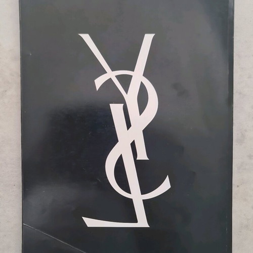 L'officiel magazine Yves Saint Laurent tribute like new