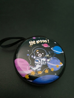 Wallet with astronaut design