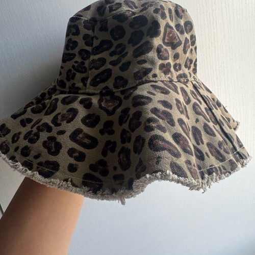 Zara leopard print hat new, size 58