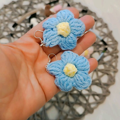 Handmade earrings new from cotton yarn