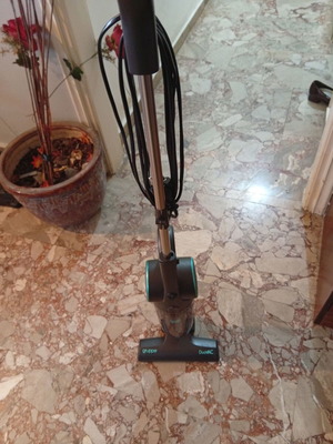 Gruppe 2-in-1 electric stick vacuum like new