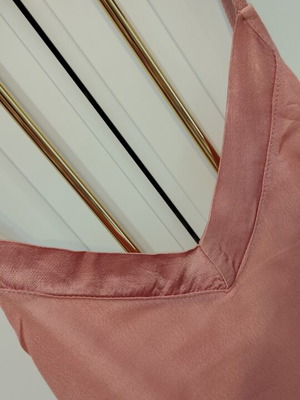 Pink top size small like new
