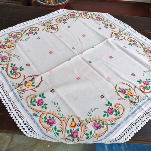 Cross-stitch tablecloth new