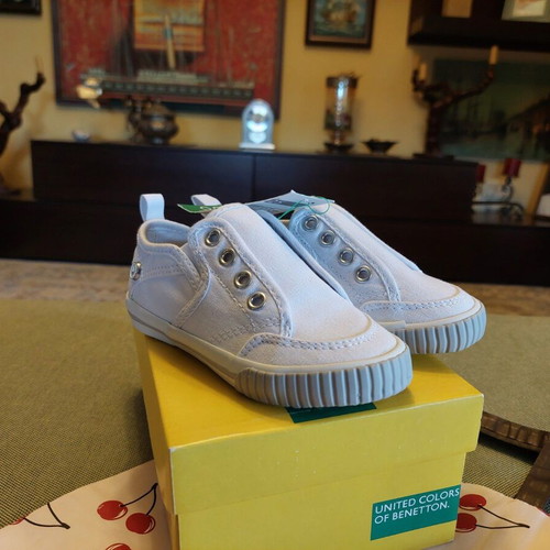Benetton children's sneakers size 25, white