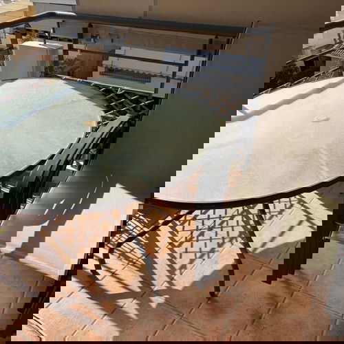 Σετ τραπέζι μπαλκονιού στρογγυλό 190cm σαν καινούργιο με 4 καρέκλες