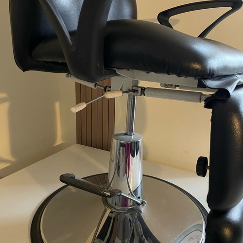 Hydraulic pedicure chair like new with wooden base and drawer