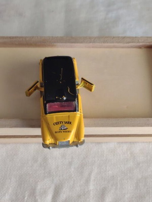 Corgi London Taxi Cutty Sark Scots Whiskey like new