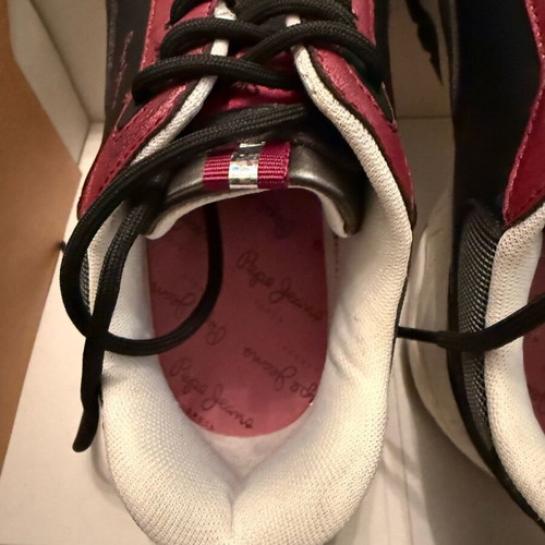 Pepe Jeans women's athletic shoes size 39 like new