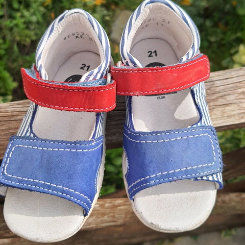 Kickers leather sandals used, size 21