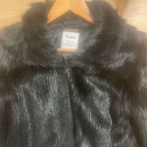 Short black fur coat Toi Moi like new