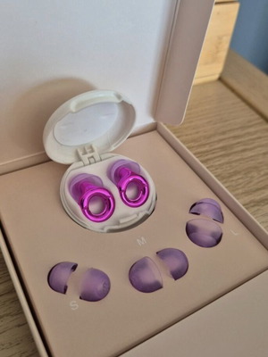 Earplugs loop style fuchsia purple new, reusable