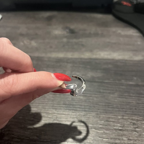 Silver ring like new in excellent condition