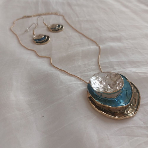 Golden Lagoon necklace and earrings set, turquoise and pearl white