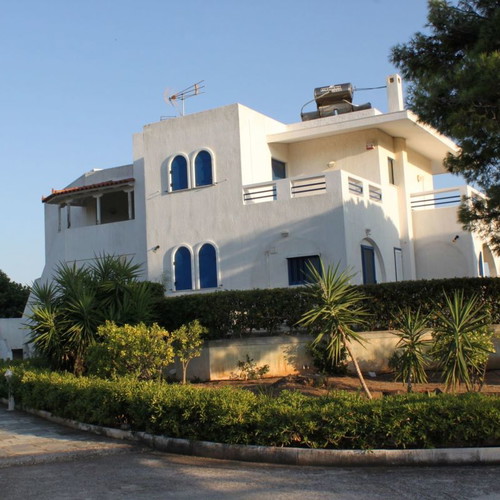 Βίλα με θέα θάλασσα στα Λεγρενά Σουνίου, 6 υπνοδωμάτια, ανακαινισμένη 2012