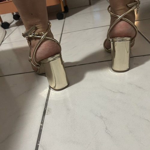 Mairiboo for Envie gold sandals size 37 like new