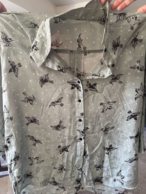 Zara shirt pistachio color with patterns like new, XL