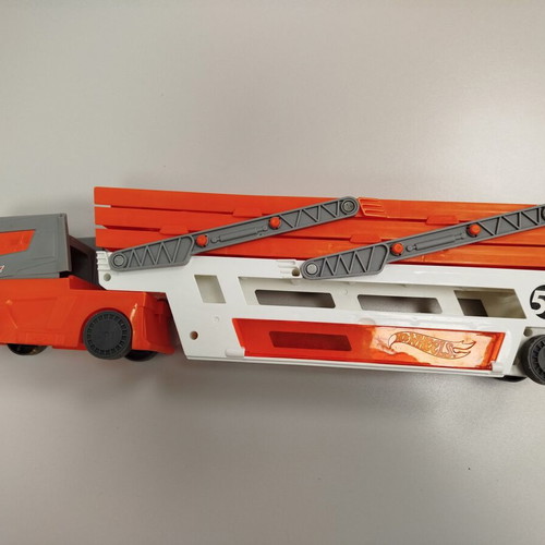 Hot Wheels Mega Hauler truck like new with space for 50 cars