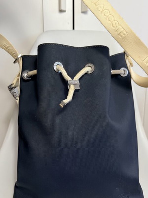 Lacoste bucket bag crossbody used, navy and beige