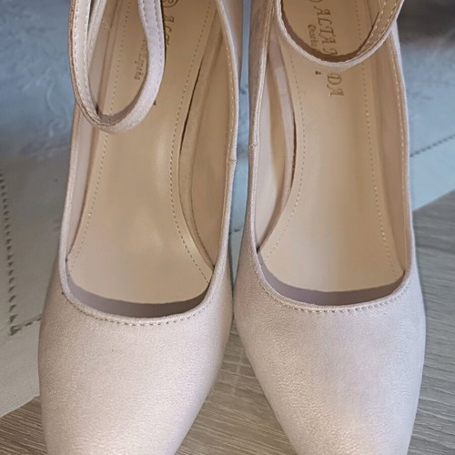 Alta Moda pumps new, size 38, gold with ankle strap