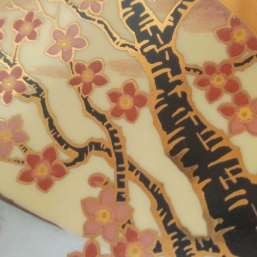 Japanese plate with gold and silver new, with stand, 35 years old