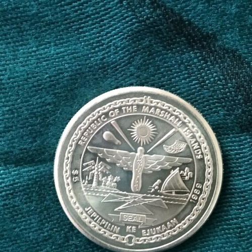 Collectible 5 dollar coin new for moon landing anniversary
