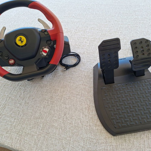 Thrustmaster Ferrari 458 Spider racing wheel for Xbox One, used