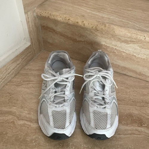 New Balance athletic shoes used, size 40.5, white and gray