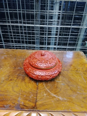 Jewelry box style cloisonee like new, 13 cm diameter