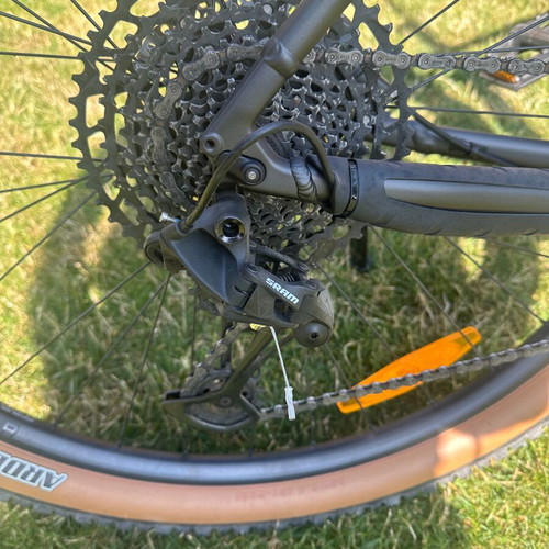 Trek Merlin 8 mountain bike like new with Shimano brakes and SRAM drivetrain