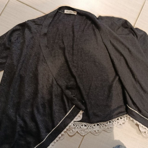 Lely Wood black bolero with lace