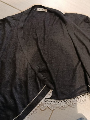 Lely Wood black bolero with lace