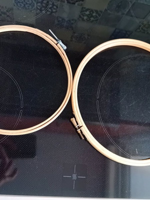 Embroidery hoops like new, set of 2, 18 and 22 cm