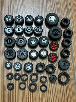 Σετ Lego ρόδες σαν καινούργιο, 65 εξαρτήματα με λάστιχα και εσωτερικά