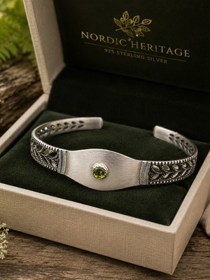 Handmade 830 Silver Cuff Bracelet with Natural Peridot