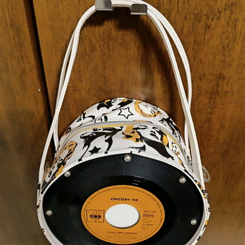 Single bag used with small wallet
