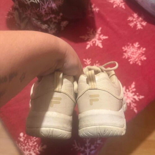sports shoes