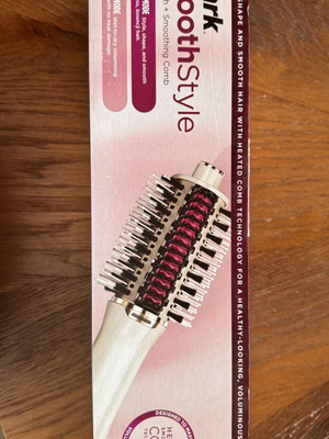 Shark Smooth Style Heated Brush like new
