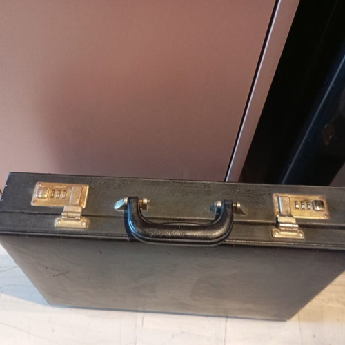 Vintage suitcase used, black, size 45/33, paint 9